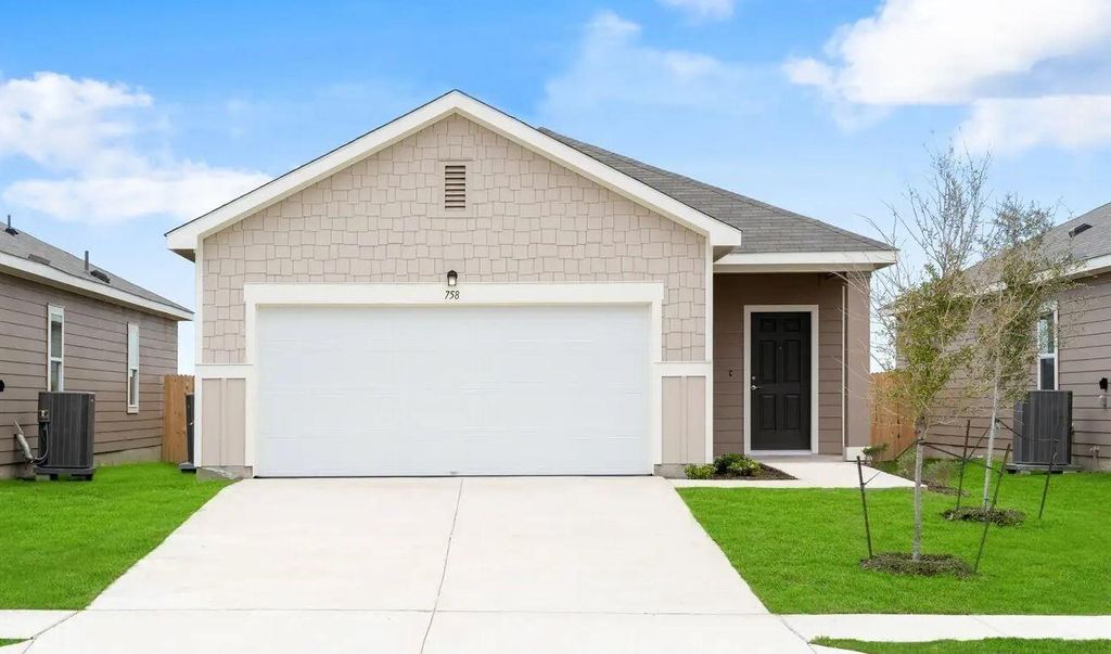 408 Cliff DR, Maxwell, TX 78656