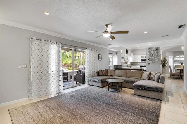 9398 Aqua Vista Boulevard, Boynton Beach, FL 33437