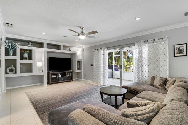 9398 Aqua Vista Boulevard, Boynton Beach, FL 33437