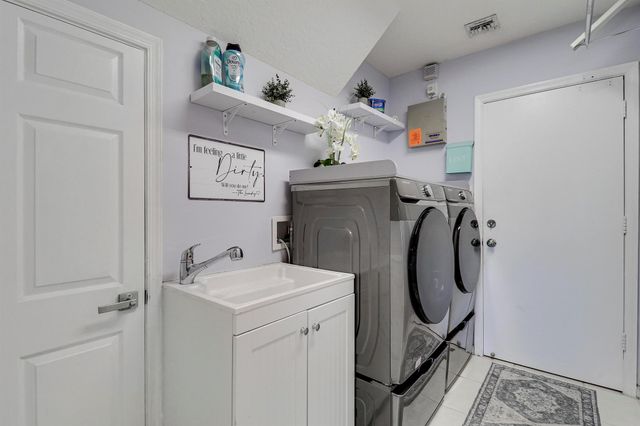 9398 Aqua Vista Boulevard, Boynton Beach, FL 33437