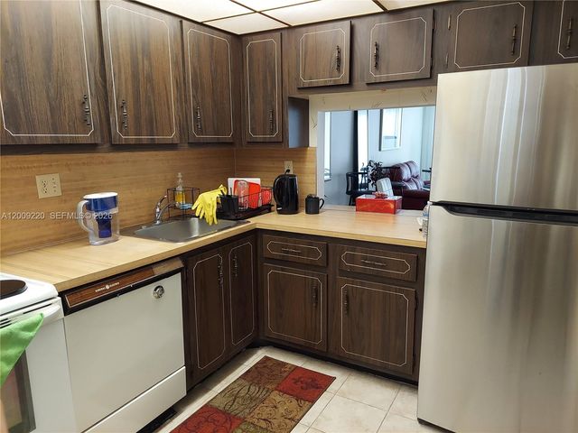 8310 Sands Point Blvd L305, Tamarac, FL 33321