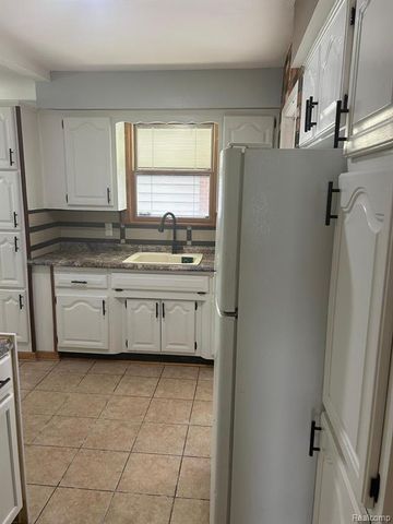 3044 Roosevelt Street, Dearborn, MI 48124