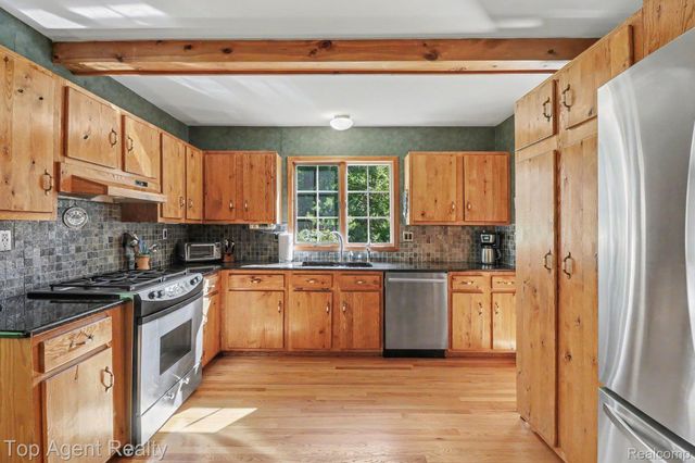 2411 Farmbrook Trail, Addison Township, MI 48370