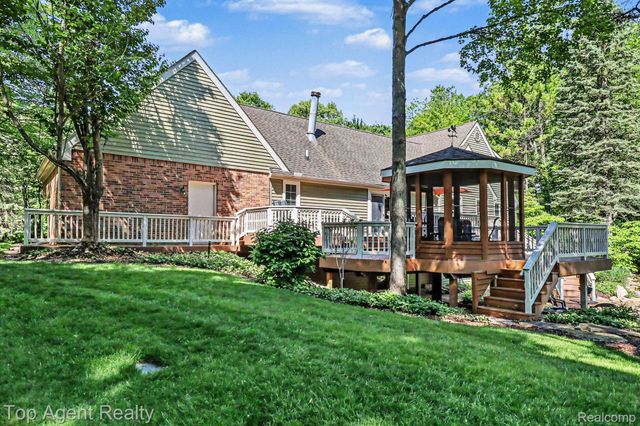 2411 Farmbrook Trail, Addison Township, MI 48370