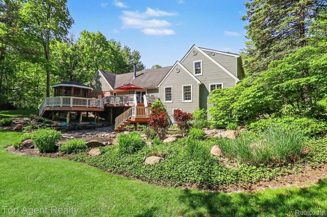 2411 Farmbrook Trail, Addison Township, MI 48370