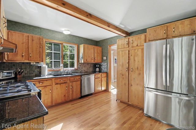 2411 Farmbrook Trail, Addison Township, MI 48370