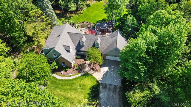 2411 Farmbrook Trail, Addison Township, MI 48370