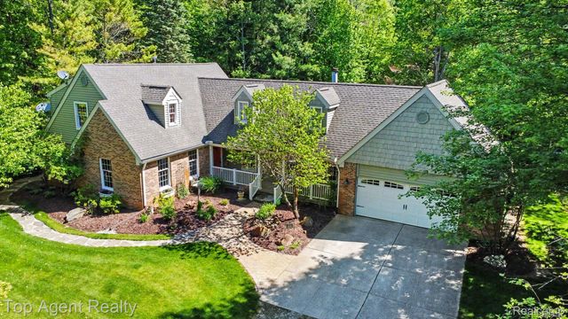 2411 Farmbrook Trail, Addison Township, MI 48370