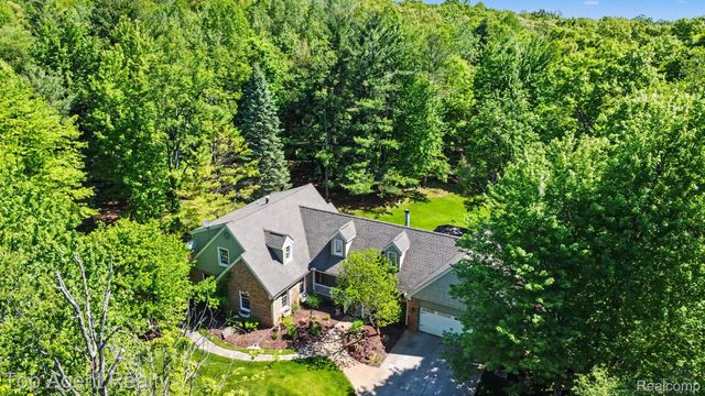 2411 Farmbrook Trail, Addison Township, MI 48370