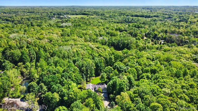 2411 Farmbrook Trail, Addison Township, MI 48370