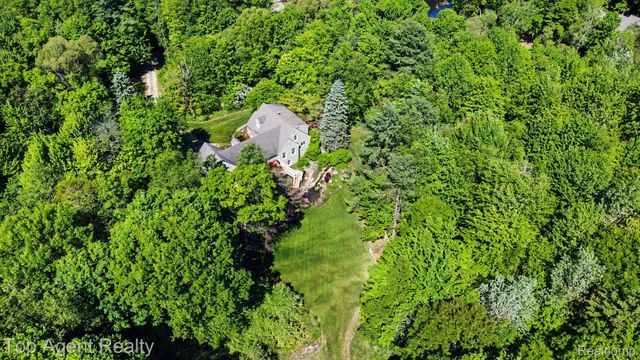 2411 Farmbrook Trail, Addison Township, MI 48370