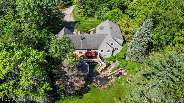 2411 Farmbrook Trail, Addison Township, MI 48370