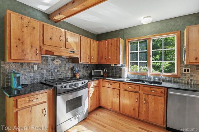 2411 Farmbrook Trail, Addison Township, MI 48370