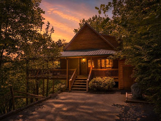 161 Huntington Way, Blue Ridge, GA 30513