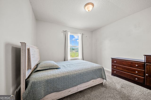 102 Pin Oak Court, Kingsland, GA 31548