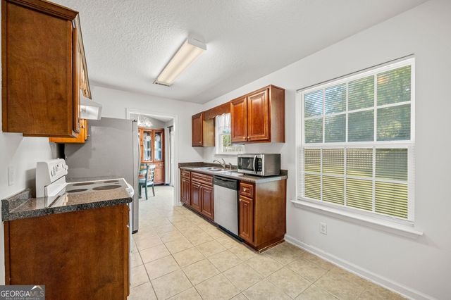 102 Pin Oak Court, Kingsland, GA 31548