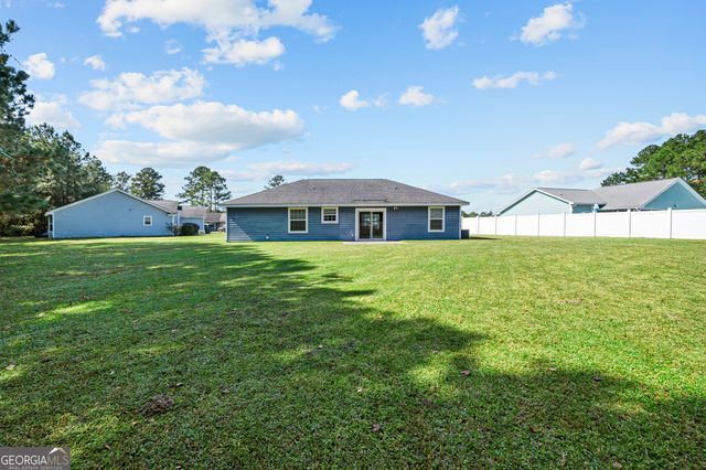 102 Pin Oak Court, Kingsland, GA 31548