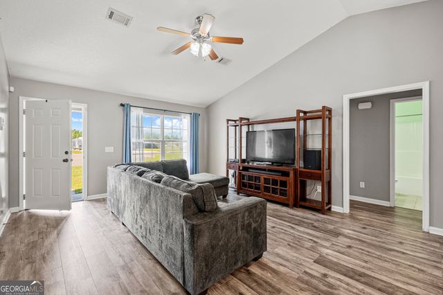 102 Pin Oak Court, Kingsland, GA 31548