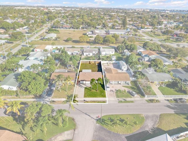 615 Garnett Street, Lantana, FL 33462