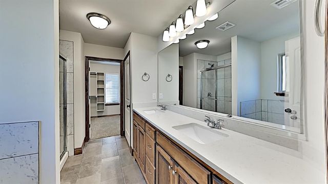 10712 NW 18th Street, Yukon, OK 73099