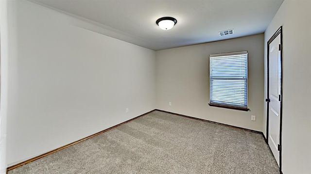 10712 NW 18th Street, Yukon, OK 73099