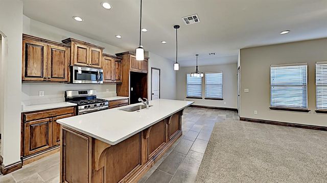 10712 NW 18th Street, Yukon, OK 73099