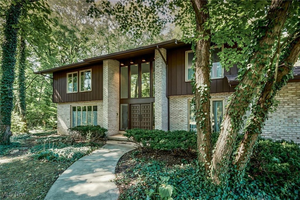 1345 Stonington Drive, Liberty, OH 44505