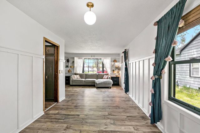 257 S Orange Street, Waconia, MN 55387