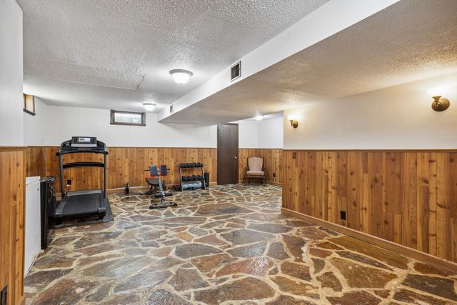 257 S Orange Street, Waconia, MN 55387