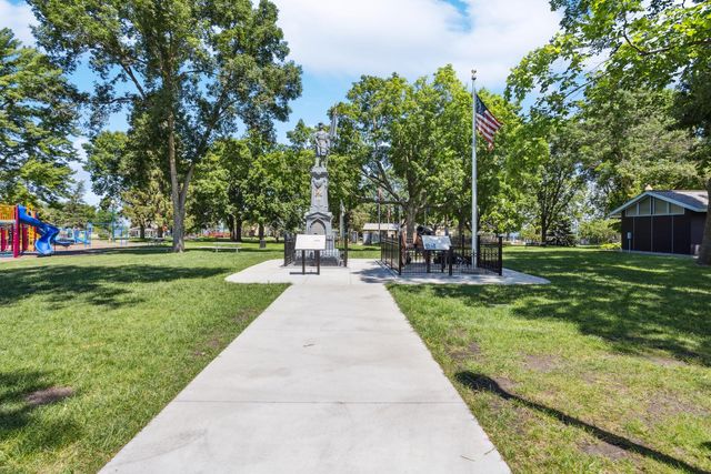 257 S Orange Street, Waconia, MN 55387
