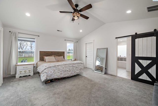 1315 E 19th Ave, Kennewick, WA 99337