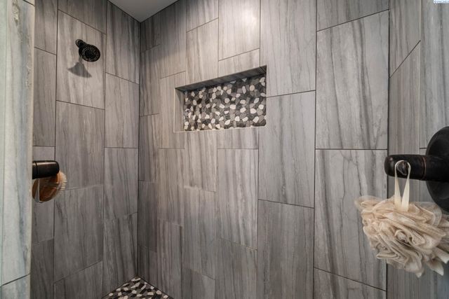 1315 E 19th Ave, Kennewick, WA 99337