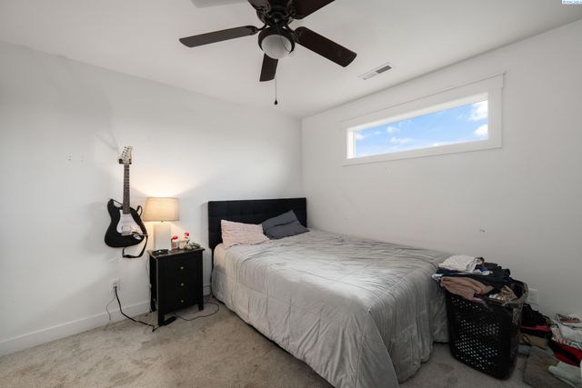 1315 E 19th Ave, Kennewick, WA 99337