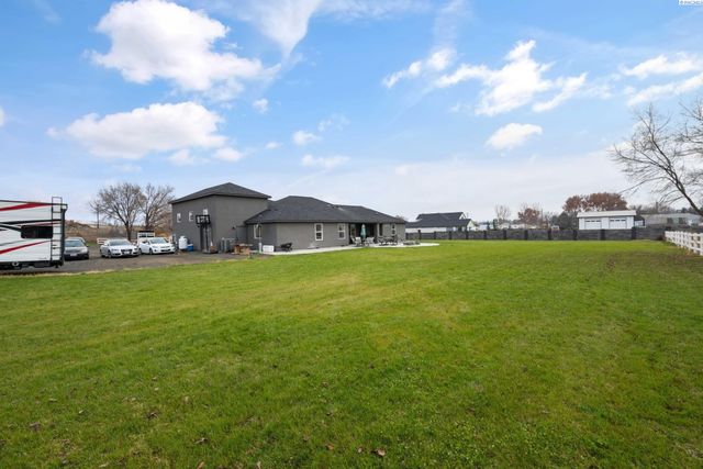 1315 E 19th Ave, Kennewick, WA 99337