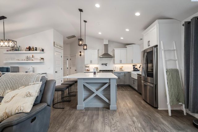 1315 E 19th Ave, Kennewick, WA 99337