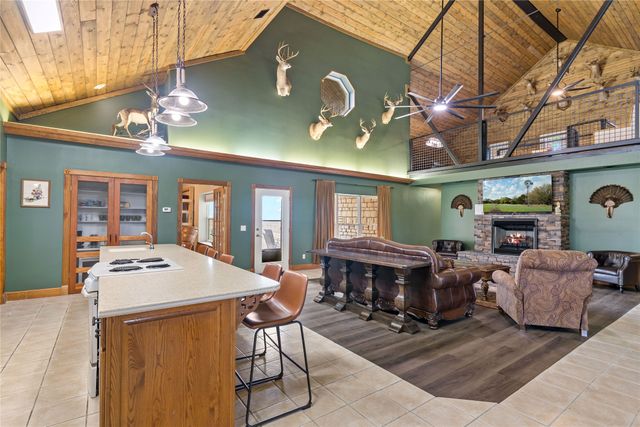 300 PR 14030, Blossom, TX 75416