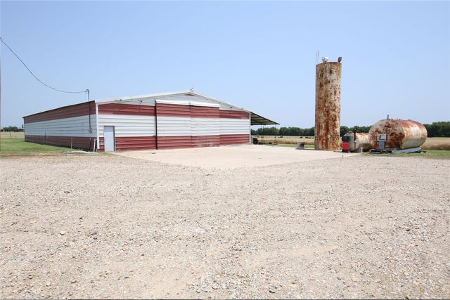 300 PR 14030, Blossom, TX 75416