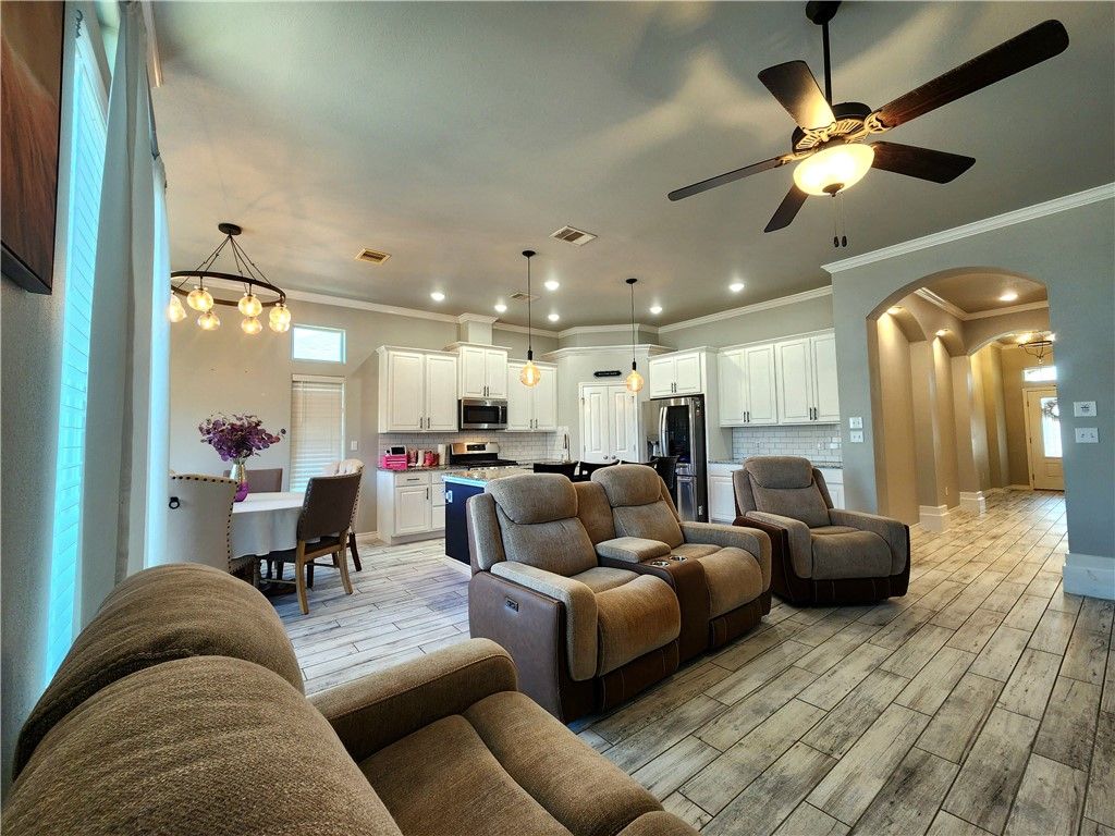 7529 Krypton Dr, Corpus Christi, TX 78414 — exterior