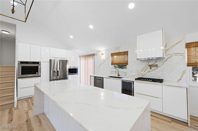 3520 Archwood Drive, Rocky River, OH 44116