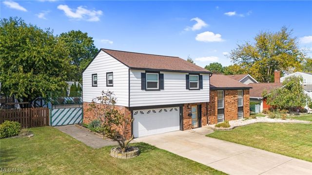3520 Archwood Drive, Rocky River, OH 44116
