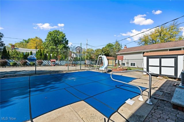 3520 Archwood Drive, Rocky River, OH 44116