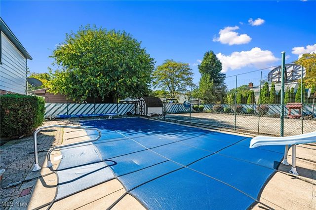 3520 Archwood Drive, Rocky River, OH 44116