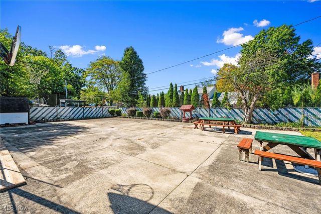 3520 Archwood Drive, Rocky River, OH 44116