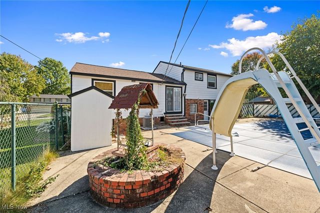 3520 Archwood Drive, Rocky River, OH 44116