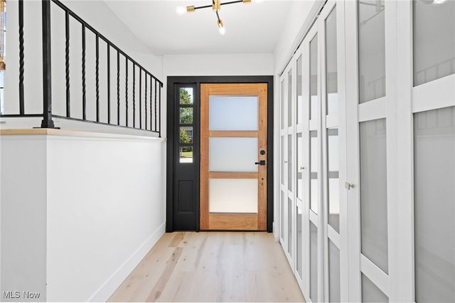 3520 Archwood Drive, Rocky River, OH 44116