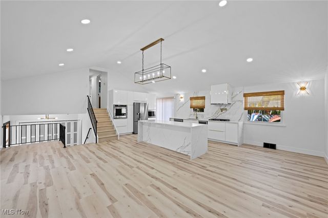 3520 Archwood Drive, Rocky River, OH 44116