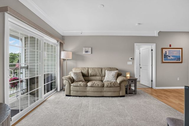 1 Francis Dr 405, Andover, MA 01810