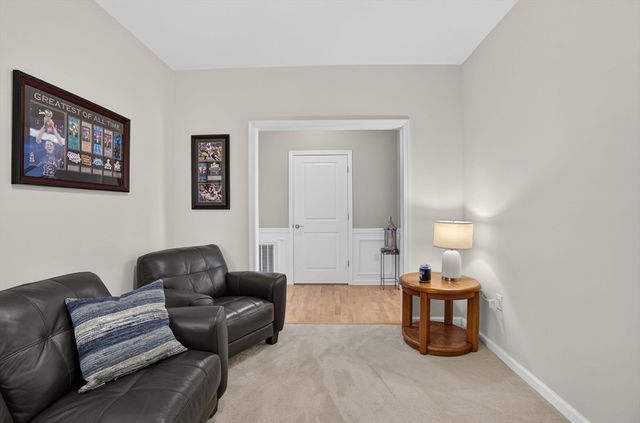 1 Francis Dr 405, Andover, MA 01810