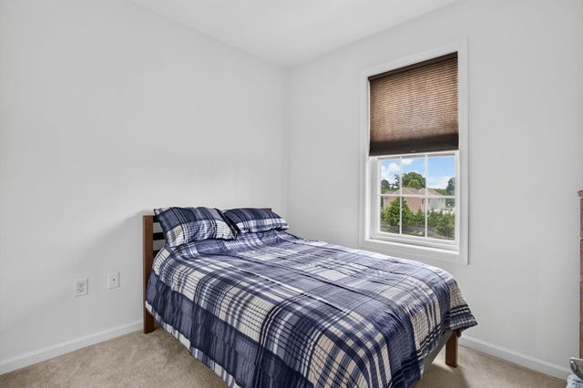 1 Francis Dr 405, Andover, MA 01810