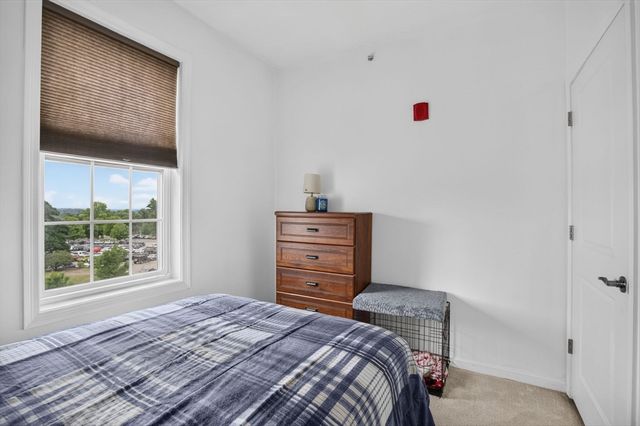 1 Francis Dr 405, Andover, MA 01810